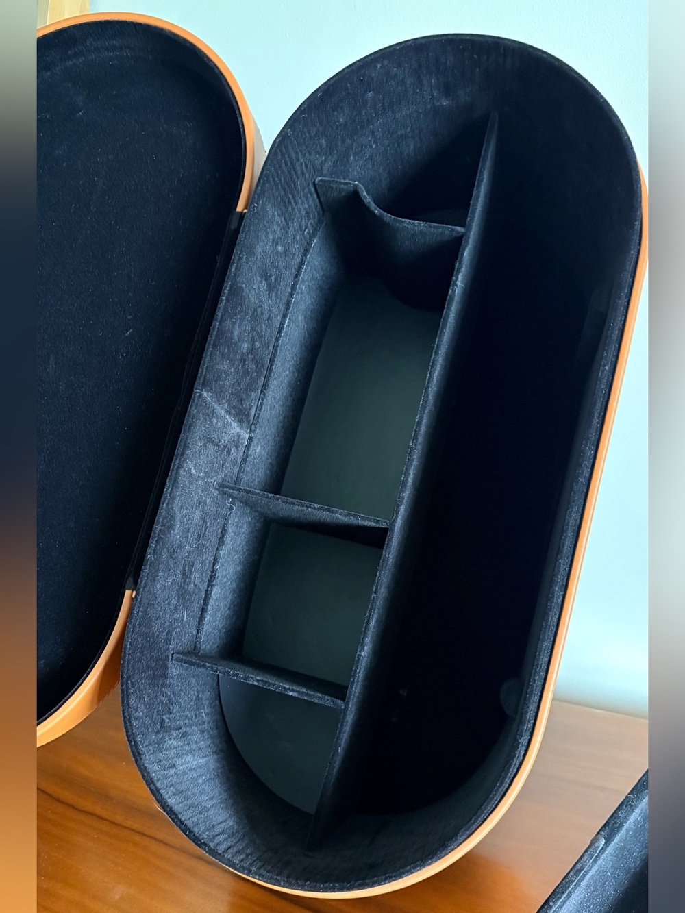 Dyson Leather Organizer/Travel Case - Picture 11 of 13